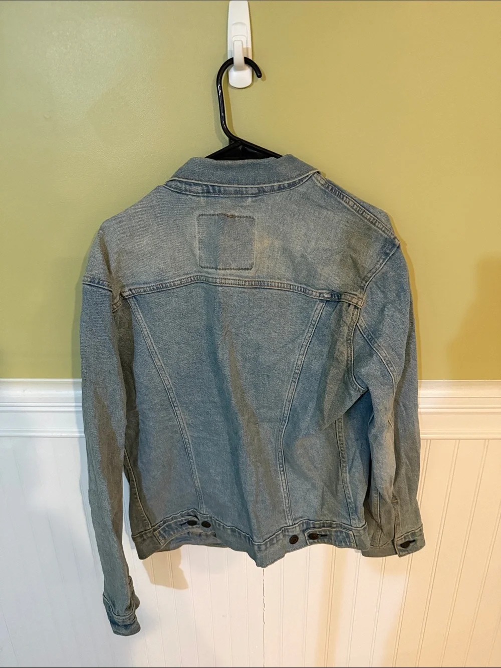 Men's Size M Levi's Light Wash Blue Denim Trucker Jacket - Picture 2 of 2